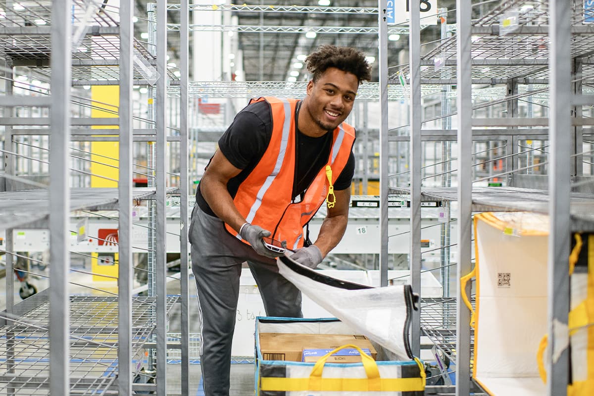 Warehouse Positions Available — Start Applying Now